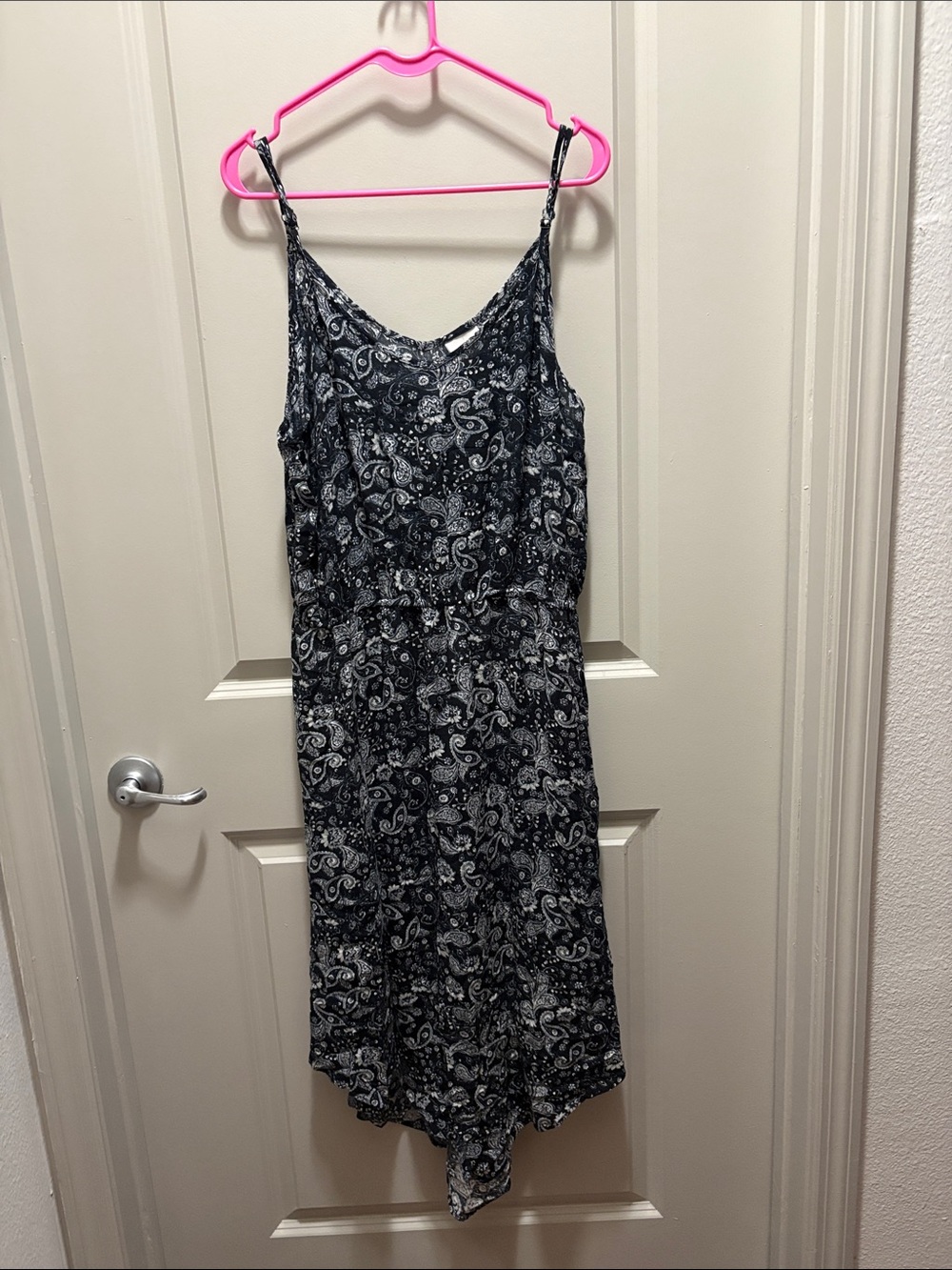 Knox Rose Black & White Paisley One-Shoulder Maxi